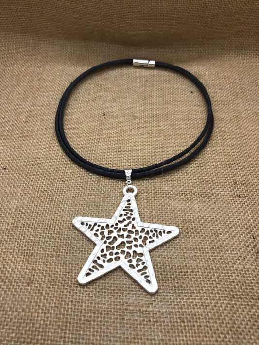 Handmade cork necklace with star pendant vegan